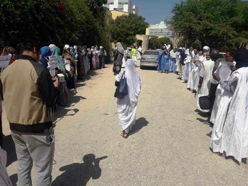 صورة من الأرشيف لخدمة النص