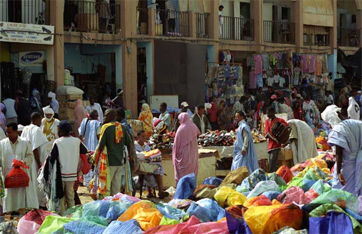 إقبال على أسواق الملابس وعلى الصالونات لحلاقة لحية رمضان