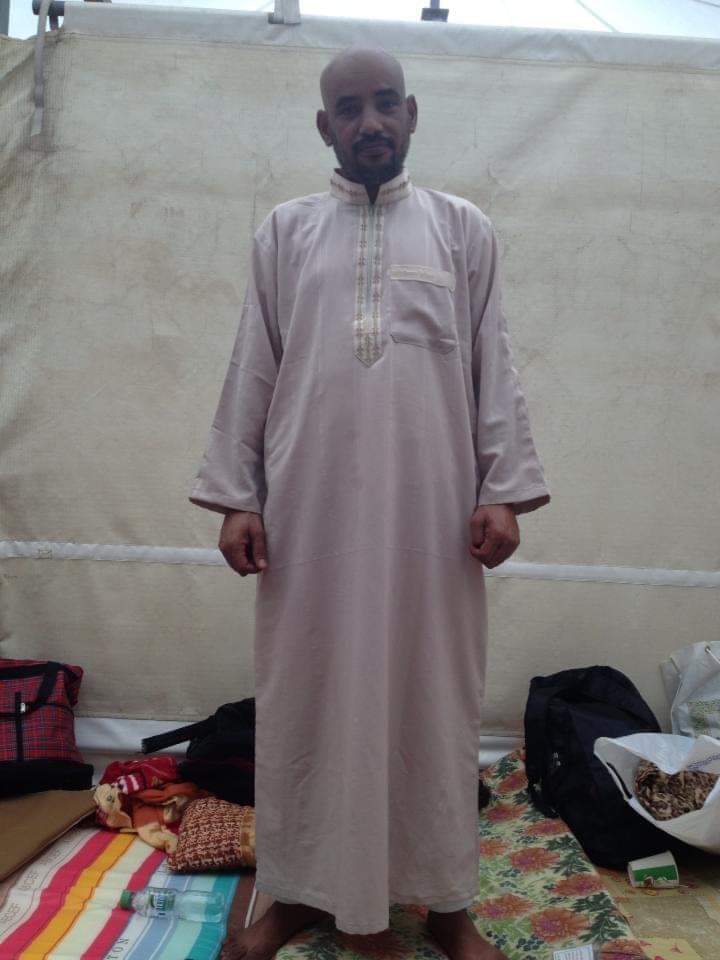 صورة من المرحوم الشاعر الشيخ ولد بلعمش في تلك الحجة بعد تحلل من الاحرام