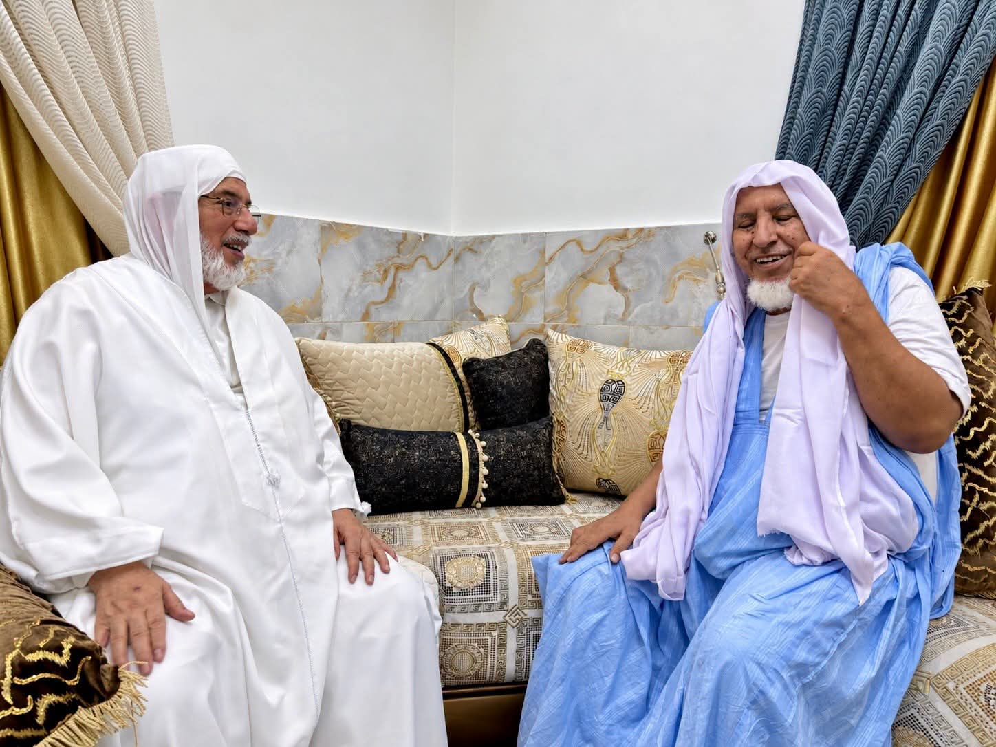 نواكشوط: عميد جامع الجزائر يزور الشيخ أحمدو ولد الشيخاني للاطمئنان على صحته