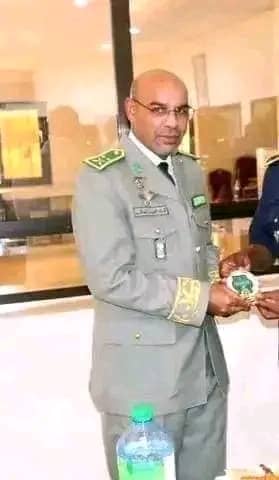 مدير الأكاديمية العسكرية لمختلف الأسلحة اللواء الداه محمد العاقب الراحل رحمه الله تعالى